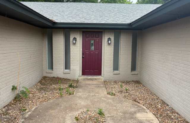 Spacious 4 Bed / 2 Bath Home for Rent in Norman photos photos