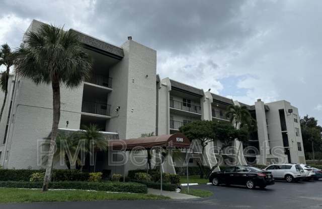 9340 Lagoon Place - 9340 Lagoon Place, Davie, FL 33324