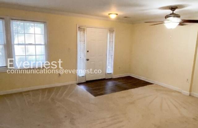 12135 Salemtown Drive Gallery 4