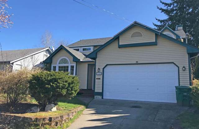 9246 Densmore Ave N - 9246 Densmore Avenue North, Seattle, WA 98103