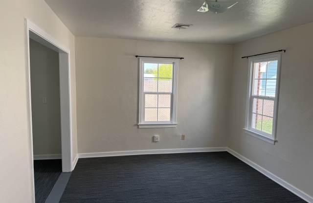 1005 East Edwards Street Gallery 4