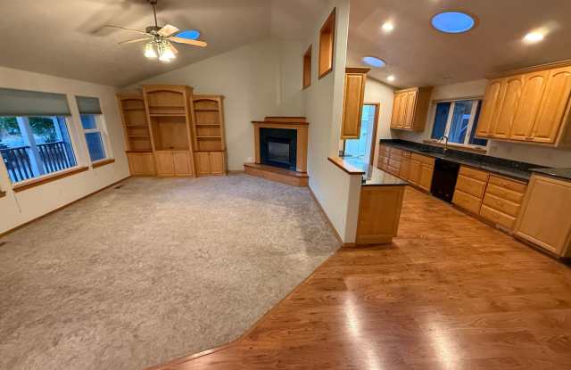 Huge bedrooms 3 bed 2 bath Gallery 1
