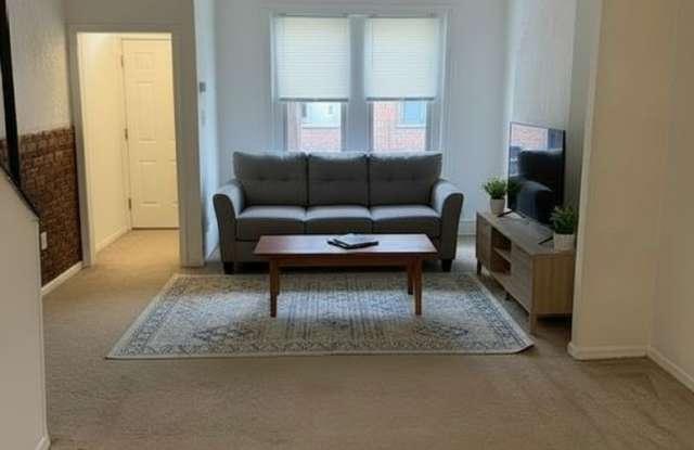 Great 2 bedroom available NOW! - 612 Cross Street, Philadelphia, PA 19147