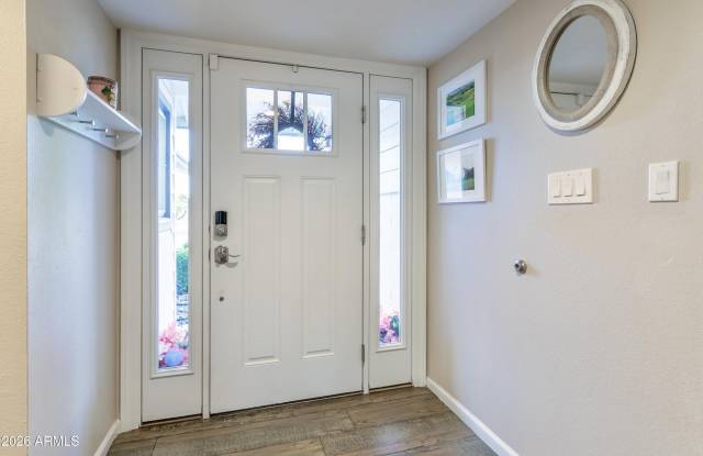 8249 E REDWING Road Gallery 3