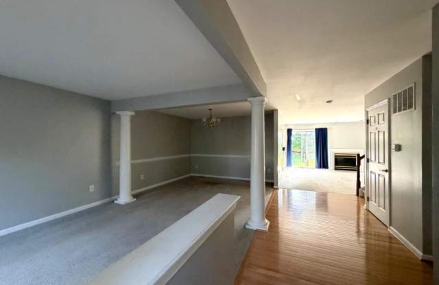 45 PALMER Drive Gallery 2