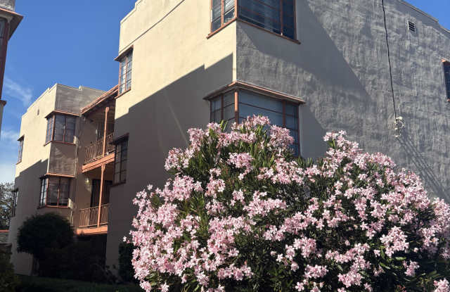 158 West Broadmoor Boulevard - 3 photos photos
