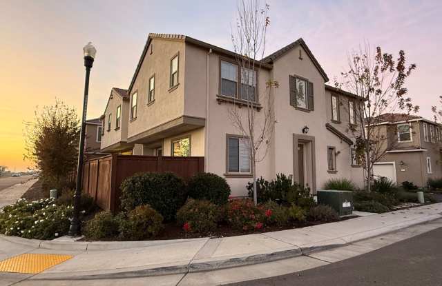 Resident Benefit Package Property - 10630 Trill Way, Elk Grove, CA 95757
