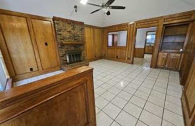 2008 Cottonwood Road Gallery 3
