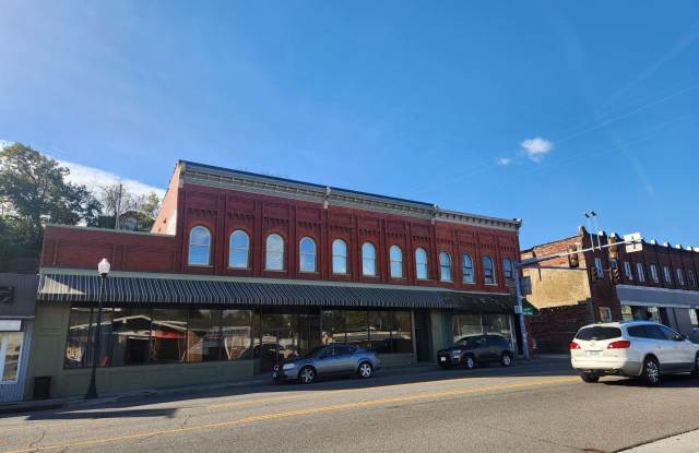 1093 E Main Street - 1093 East Main Street, Radford, VA 24141