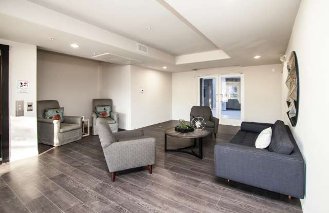 Sherman Oaks Place Gallery 3