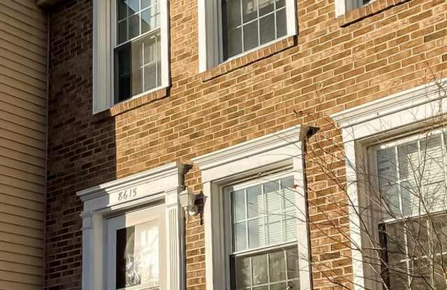 Serene 3 Bed 1.5 Bath Townhome In Newington Forest Community photos photos