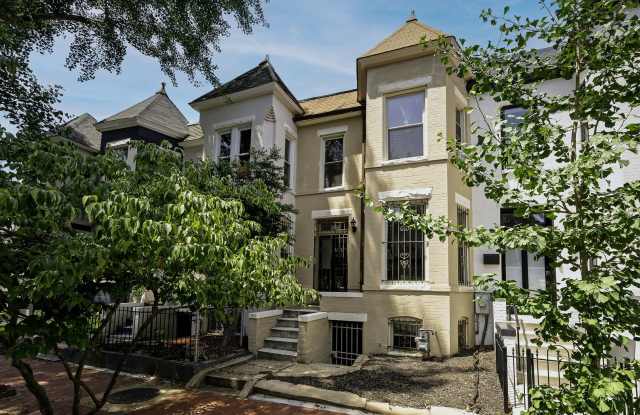Historic & Charming 3BR Rowhouse near Howard is Move-in Ready! photos photos