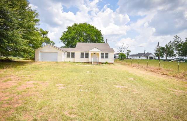 2 Bedroom 1 Bath On Acreage in Lindale ISD! photos photos