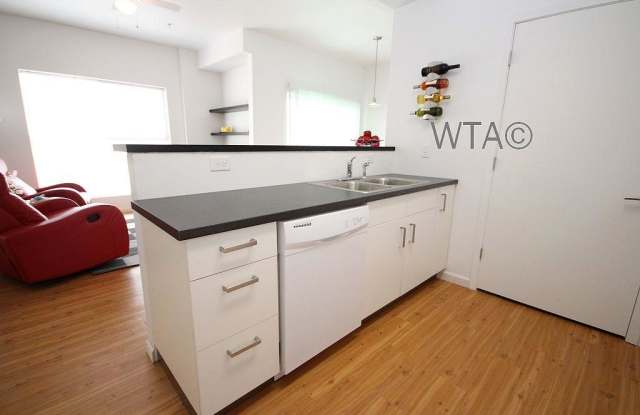 1654 Post Rd. Gallery 4