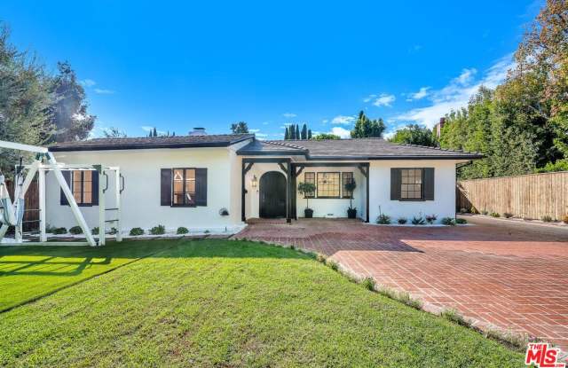 629 North Rexford Drive - 629 North Rexford Drive, Beverly Hills, CA 90210