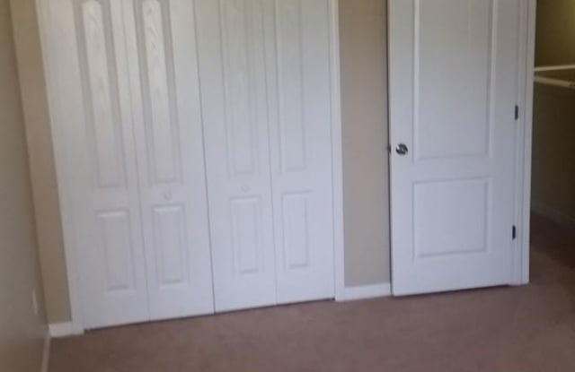 9533 Trumpet Vine Loop Gallery 3