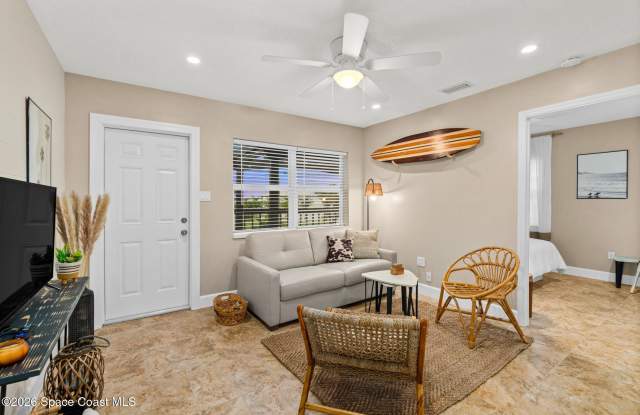 1672 Pineapple Avenue Gallery 2