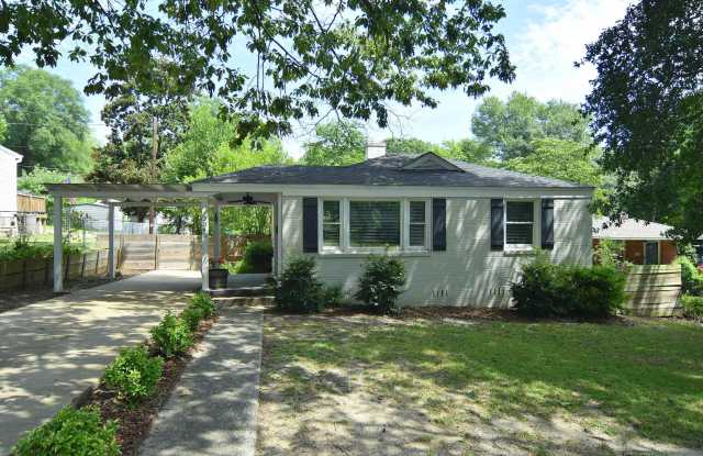 PRE-LEASING FOR July 15th 2026! 2BR 1BA Rosewood home with large backyard Gallery 1