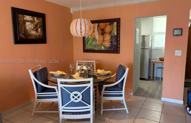 2861 Leonard Dr Gallery 3
