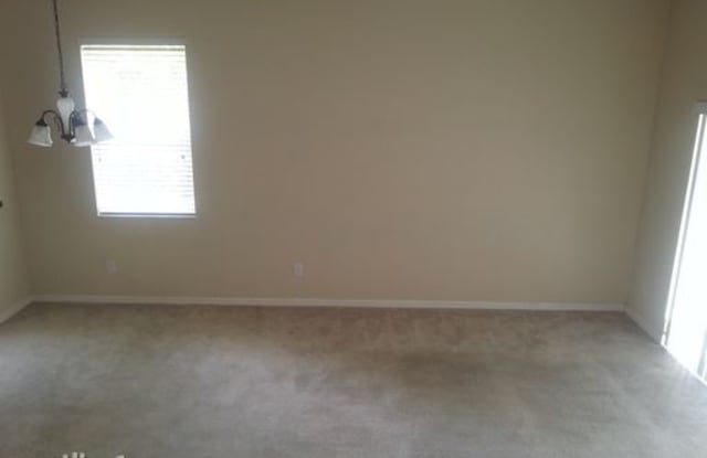 2360 Retreat View Circle Gallery 4