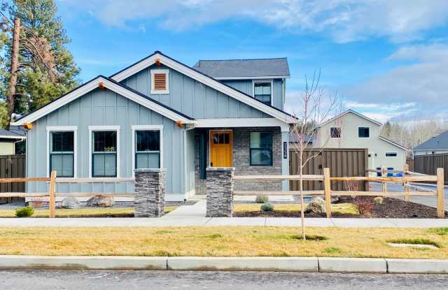 Craftsman Charm Meets Modern Luxury in Summit West photos photos