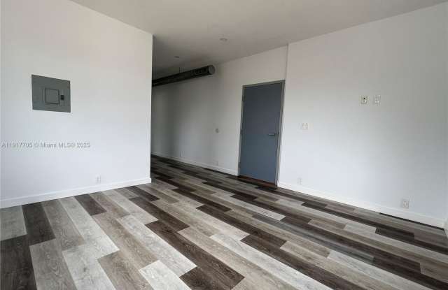 1814 SW 22nd Ave photos photos