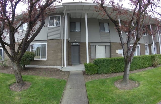 5624 123rd Ave SE - 5624 123rd Avenue Southeast, Bellevue, WA 98006