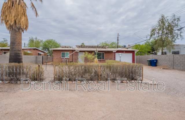 4250 E. Los Robles Street photos photos