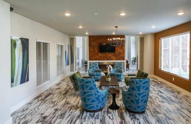 Campus Walk Apartments - Student Housing Gallery 3