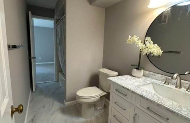 95 Jamestown Rd photos photos