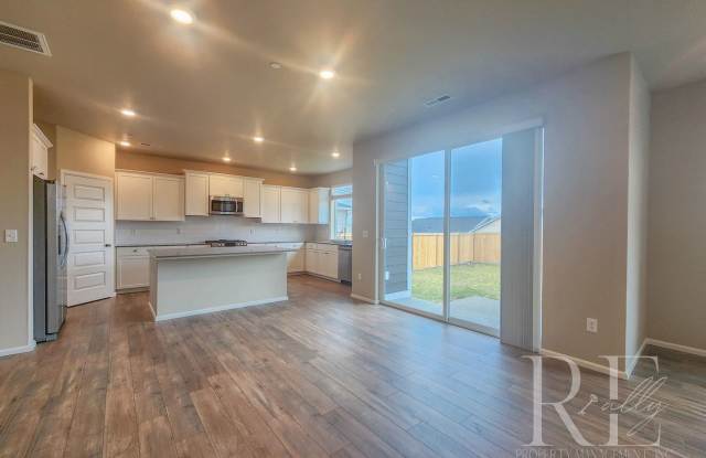 4BD, Office, AND Bonus Room Bremerton Home w/ A/C! Gallery 4