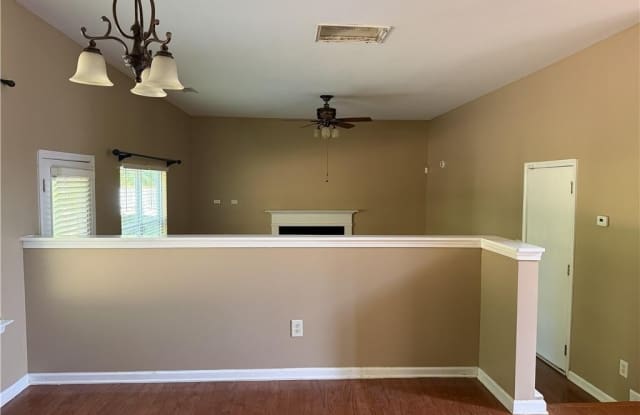 945 Tree Top Drive Gallery 4