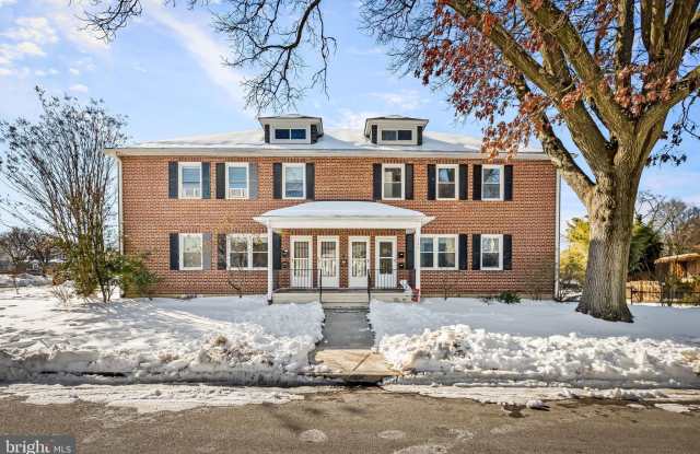 500 PARK Avenue W unit: 2W photos photos