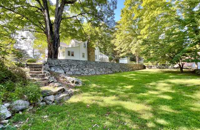 301 Haviland Road Gallery 2