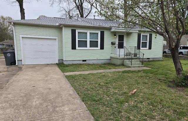 1523 E 43rd Place Gallery 1