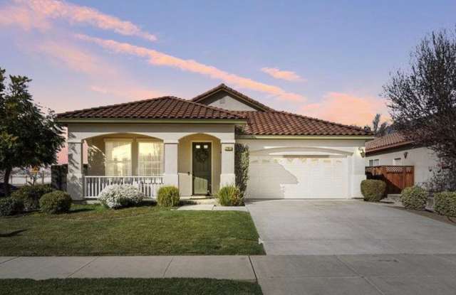 COMING SOON! 3/2 SFH on a corner lot! photos photos