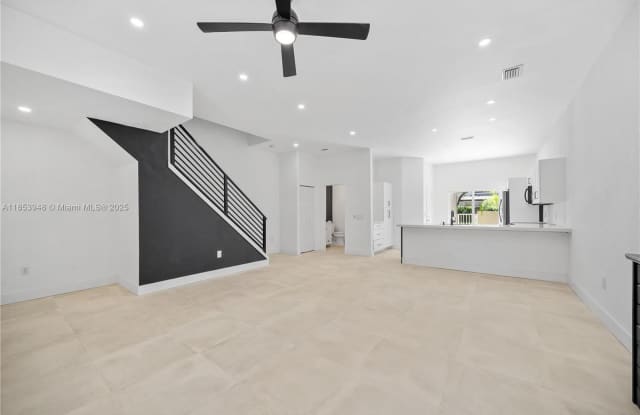 2414 SE 21st St photos photos