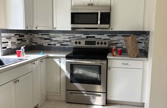 4747 North Woodrow Avenue #140 - 1 Gallery 3