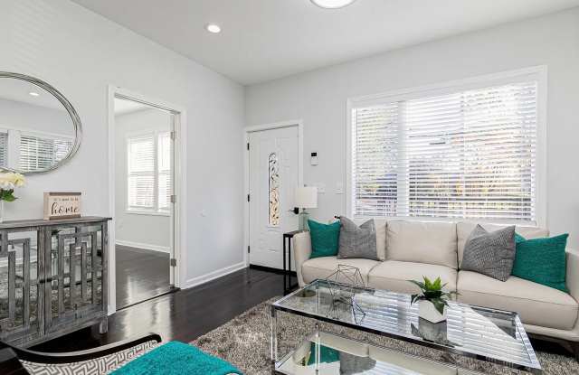 Room in 3 Bedroom Home at Browns Mill Dr SE Gallery 4