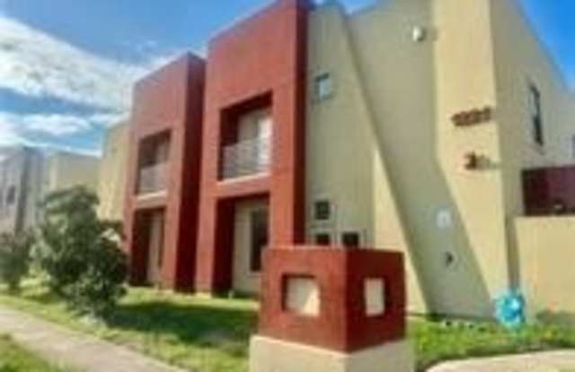 1221 E Daffodil Avenue photos photos