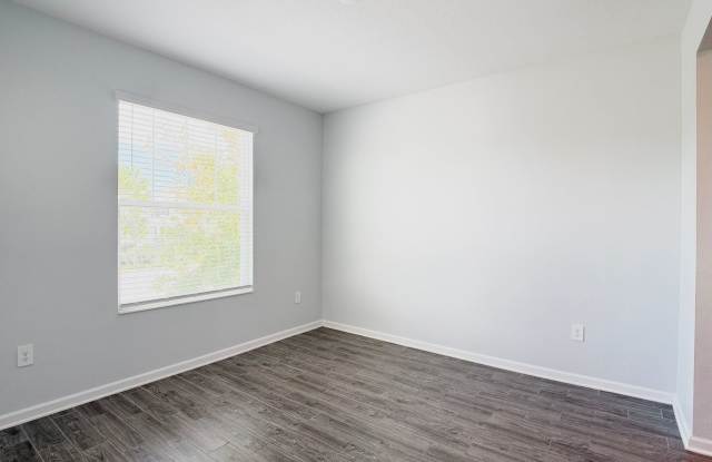 Move-In Ready! Fresh Interior Paint! Pet Friendly! Beautiful 4-Bedroom, 3.5-Bath Home in Tohoqua Community! Gallery 4