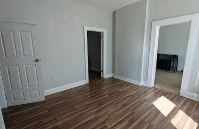 114 Littleton Ave Gallery 2