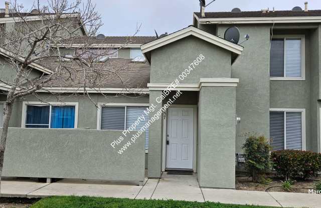 Large Two Story River Ranch Condo - 220 East Grant Street, Santa Maria, CA 93454