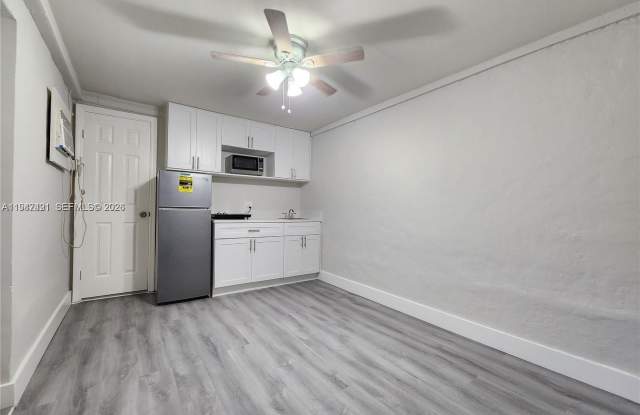 8295 NE 3rd Ave photos photos