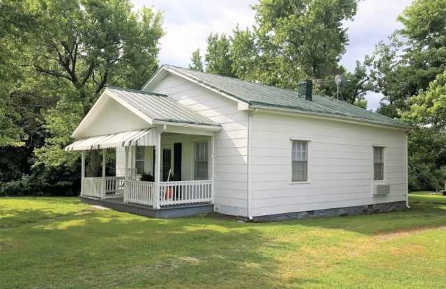 Furnished  Inviting Rental Between South Hill  Boydton photos photos