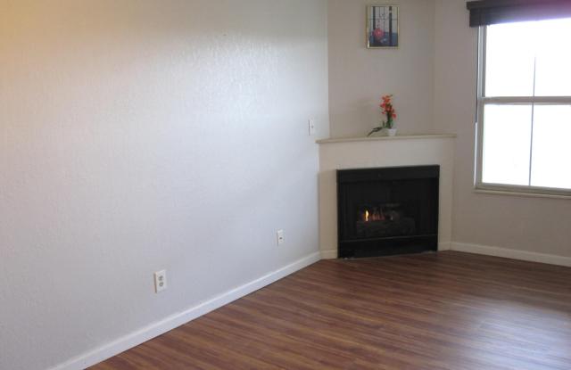 123 Fieldcrest 303 Gallery 4