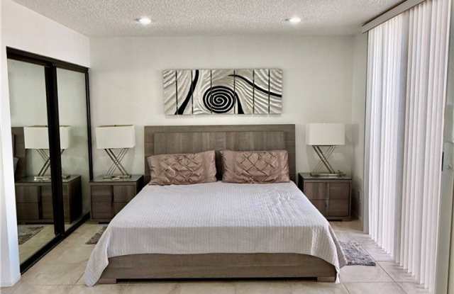 3304 SE Morningside Boulevard Gallery 3