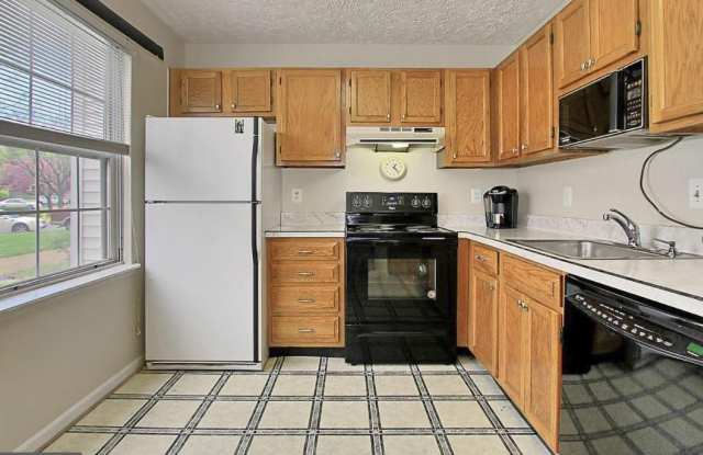 8607 WOODHUE COURT Gallery 3