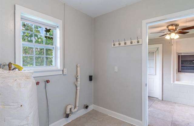 916 COHASSETT Avenue Gallery 4