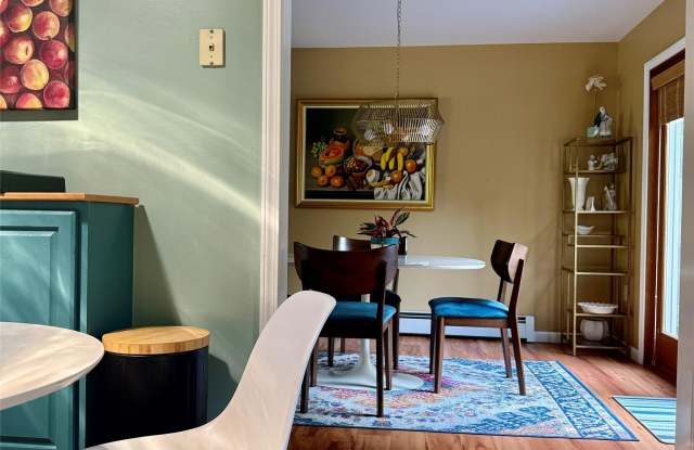 40 Simmons Lane Gallery 3